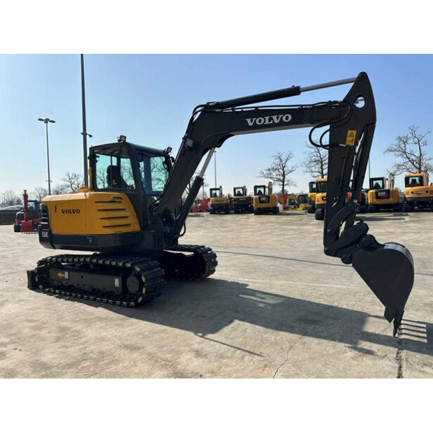 2011 فولفو EC60C-46129736