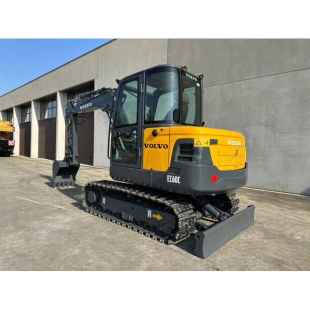 2011 فولفو EC60C-46129739