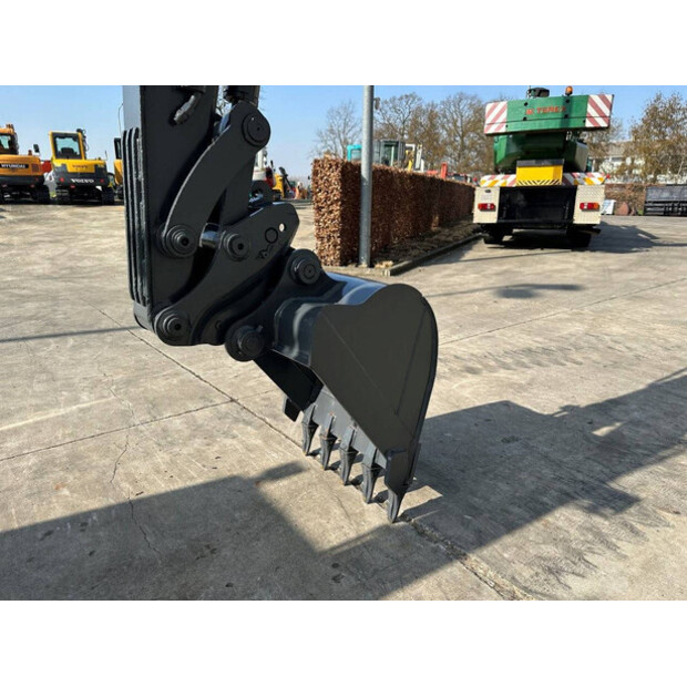 2011 فولفو EC60C-46129743