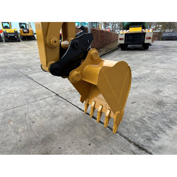 2015 كاتربيلر 305.5E2-46130109