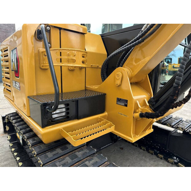 2015 كاتربيلر 305.5E2-46130114