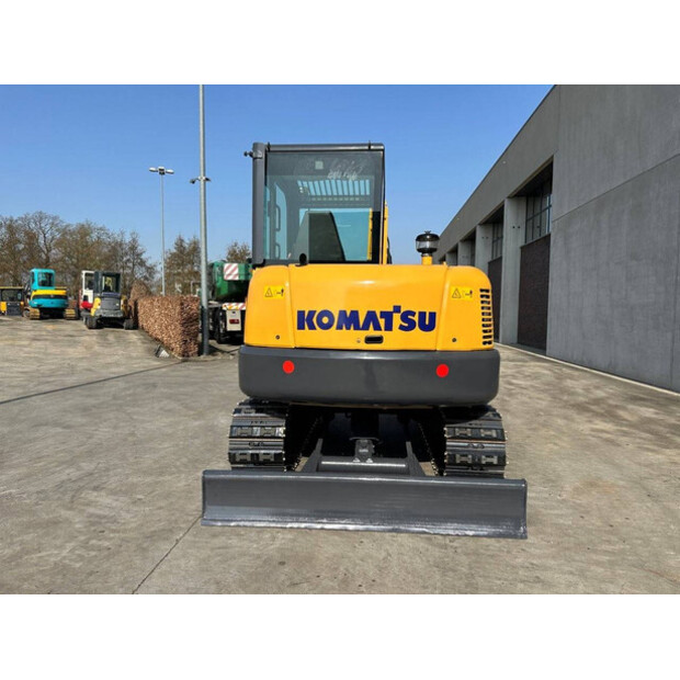 2017 كوماتسو PC56-7-46130147