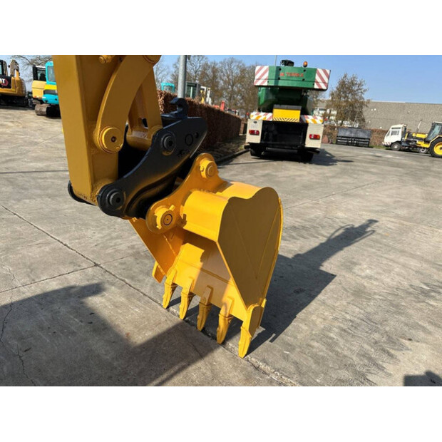 2017 كوماتسو PC56-7-46130152