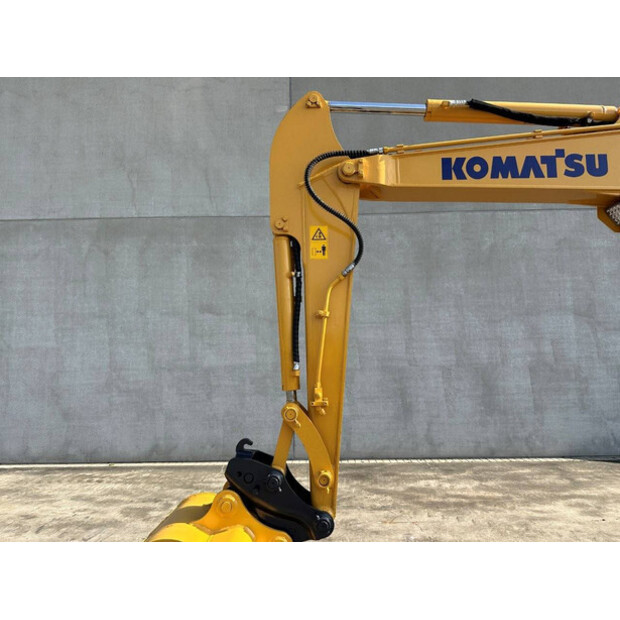 2017 كوماتسو PC56-7-46130153