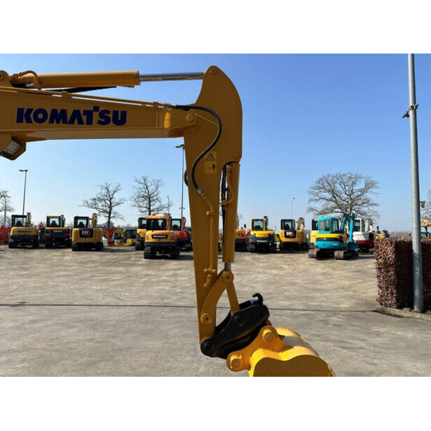 2017 كوماتسو PC56-7-46130154