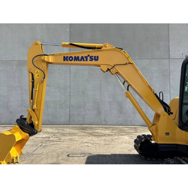 2017 كوماتسو PC56-7-46130155