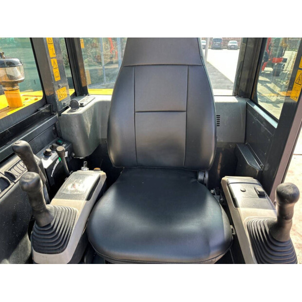 2017 كوماتسو PC56-7-46130180