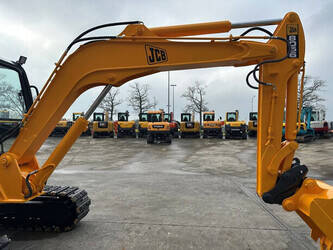 2012-jcb-8056-1434572-46130196