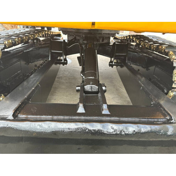 2012 جيه سي بي 8056-46130207