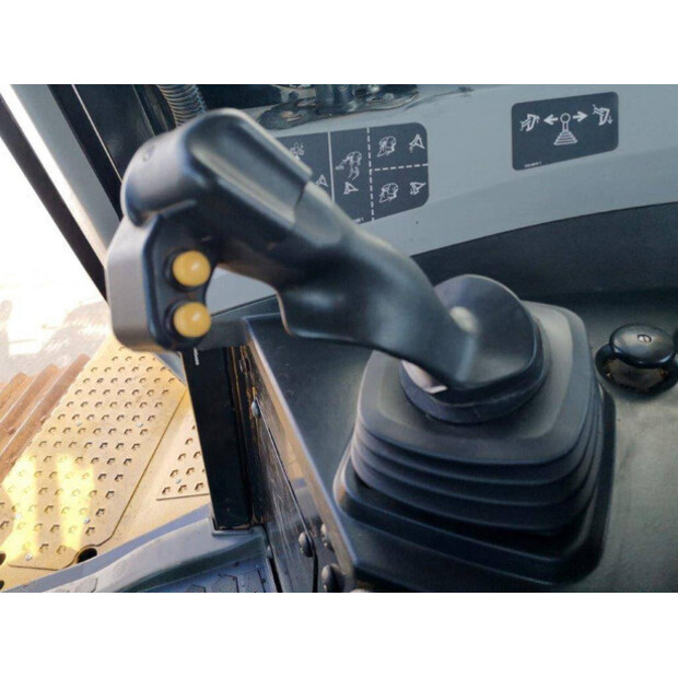 2015 Caterpillar D6T LGP-46131436