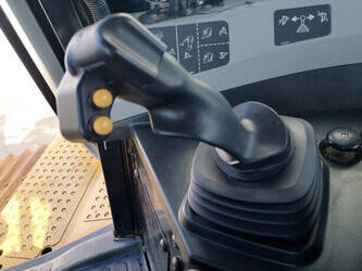 2015-caterpillar-d6t-lgp-1434604-46131436