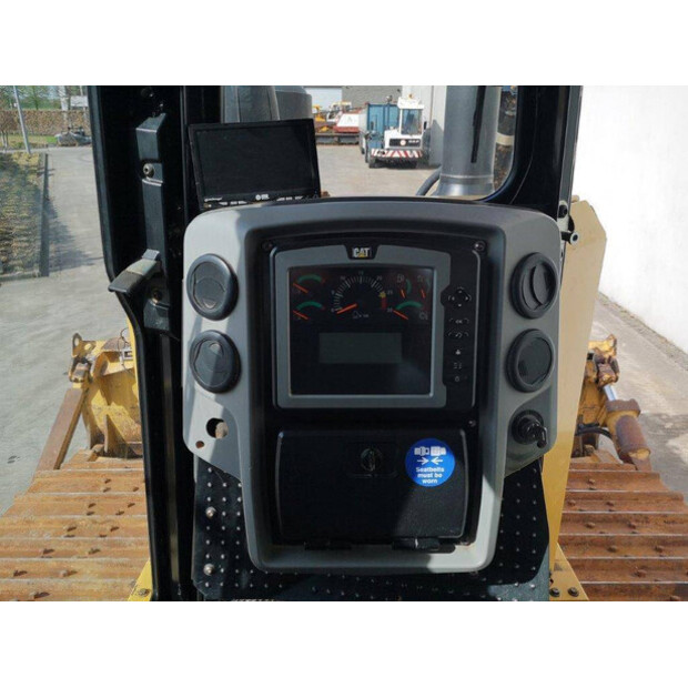 2015 Caterpillar D6T LGP-46131438