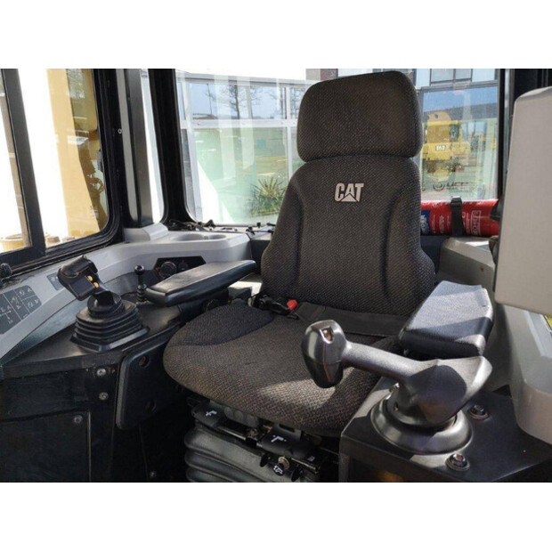 2015 Caterpillar D6T LGP-46131448