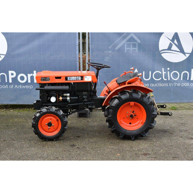 KUBOTA B7000-46131761