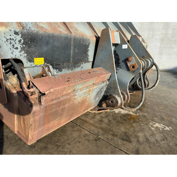 2012 كيومنز 144-46131813