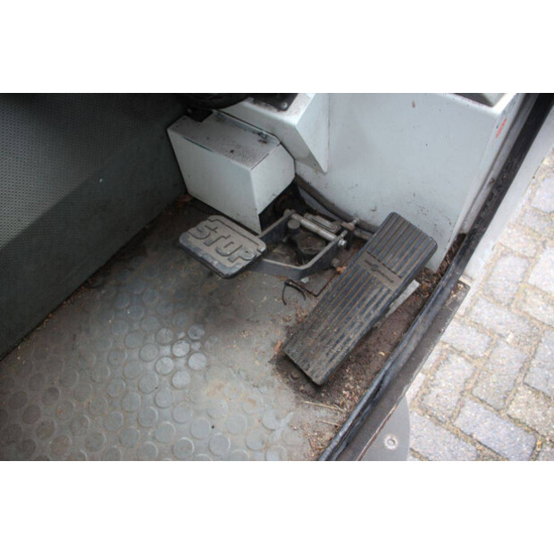 2007 HMF 214-46132702