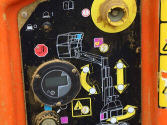 2015-jlg-toucan-8e-1434648-46132763