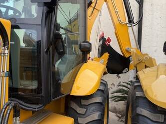 2025-jcb-4cx-1434889-46147090