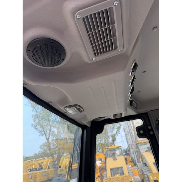 2025 JCB 4CX-46147091