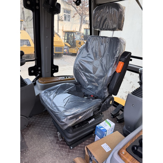 2025 JCB 4CX-46147093