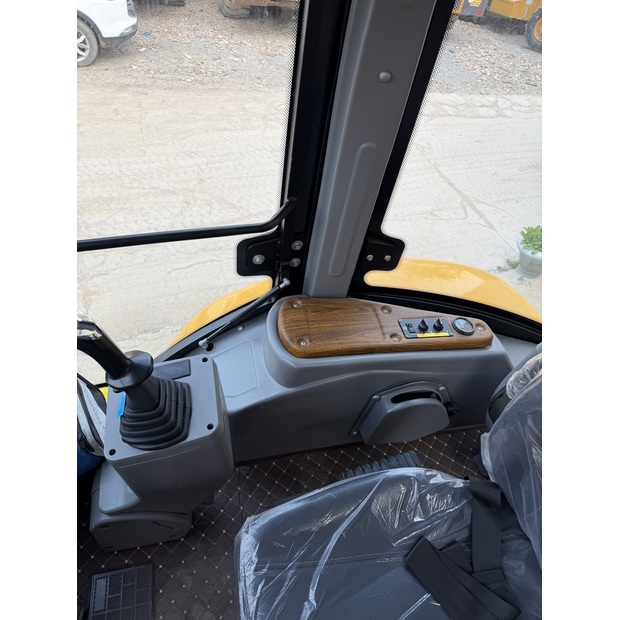 2025 JCB 4CX-46147098