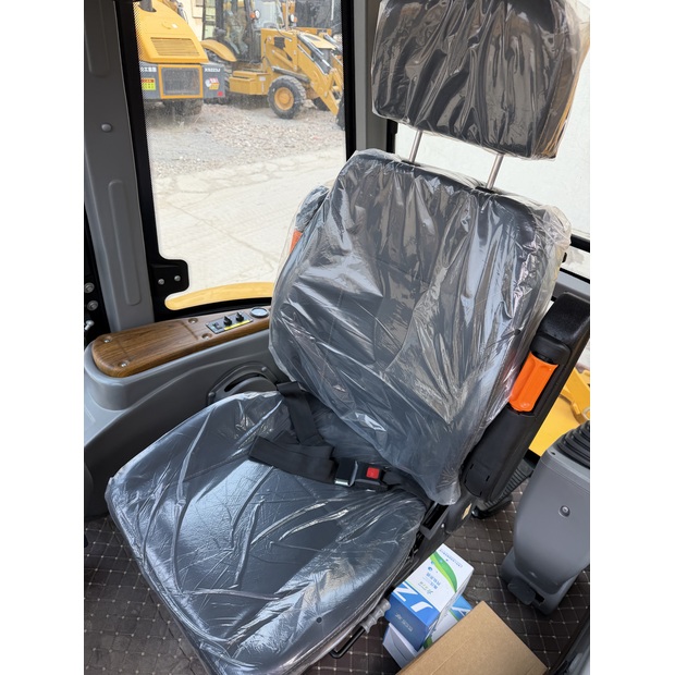 2025 JCB 4CX-46147099