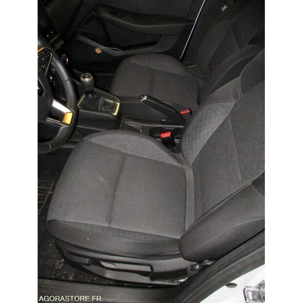 2020 Renault Clio-46147142