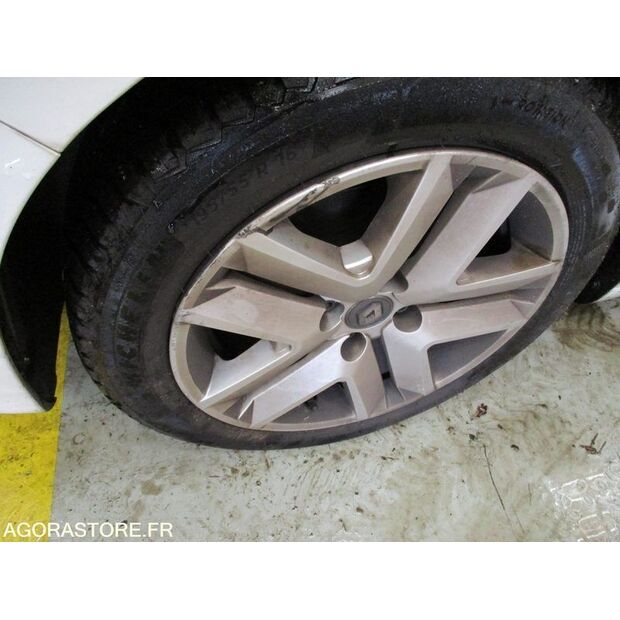 2020 Renault Clio-46147205