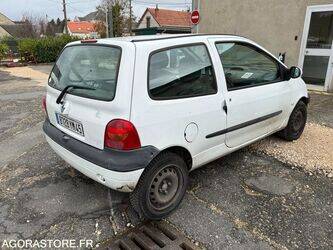 2004-renault-twingo-1434782-46147324