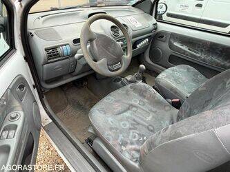 2004-renault-twingo-1434782-46147326