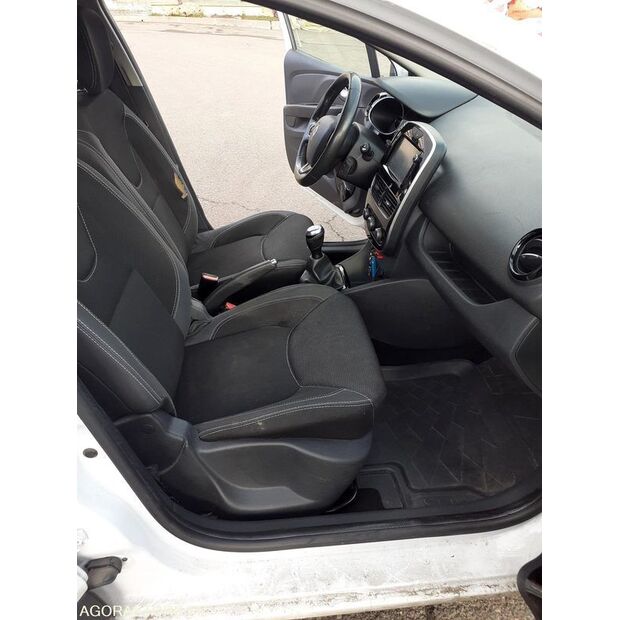 2016 Renault Clio-46147358