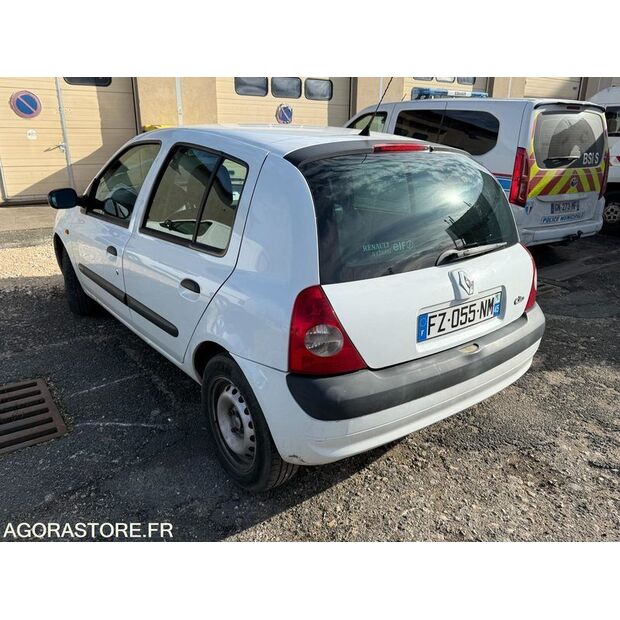 2002 رينو Clio-46147388