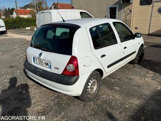 2002-renault-clio-1434788-46147389