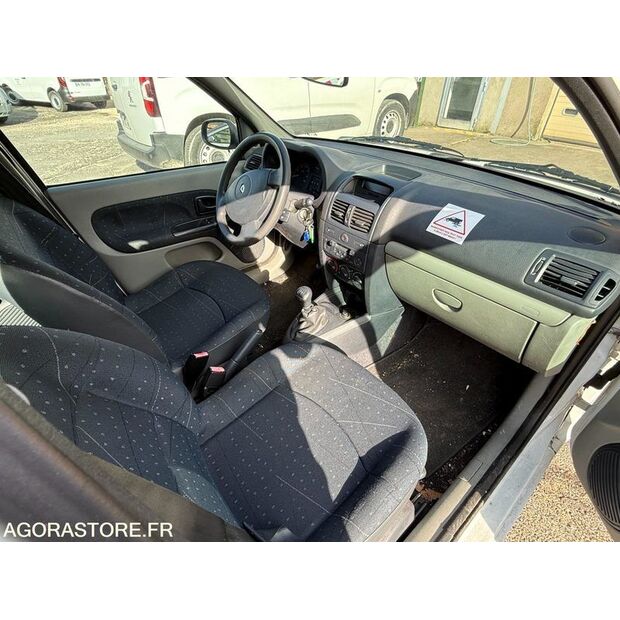 2002 رينو Clio-46147390