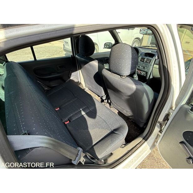 2002 رينو Clio-46147391