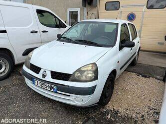 2002-renault-clio-1434788-46147394