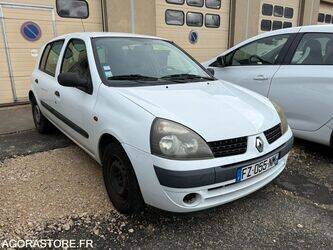 2002-renault-clio-1434788-46147395