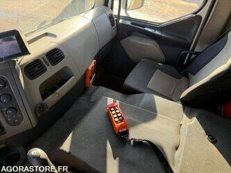 2008-renault-premium-1434794-46147453