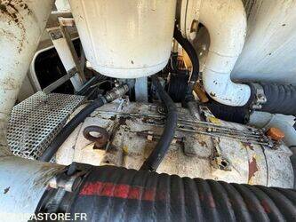 2008-renault-premium-1434794-46147461