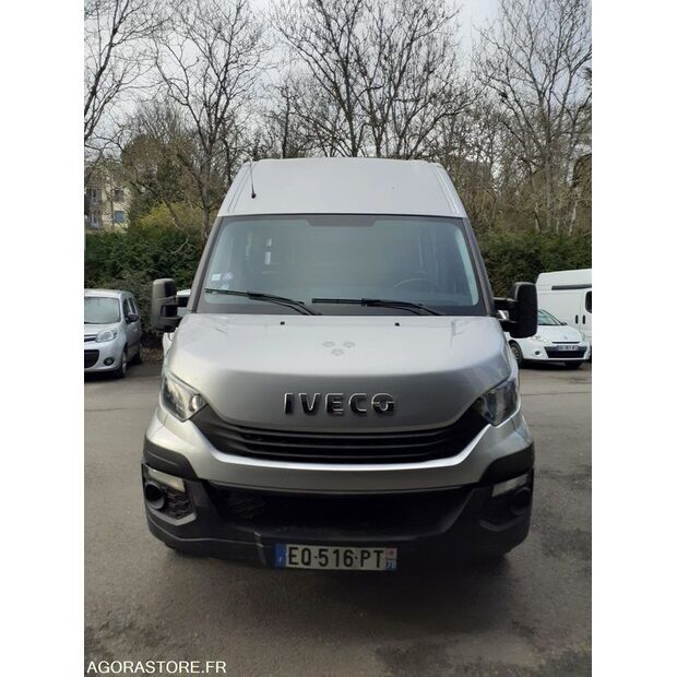 2017 Iveco 35S14N-46147555