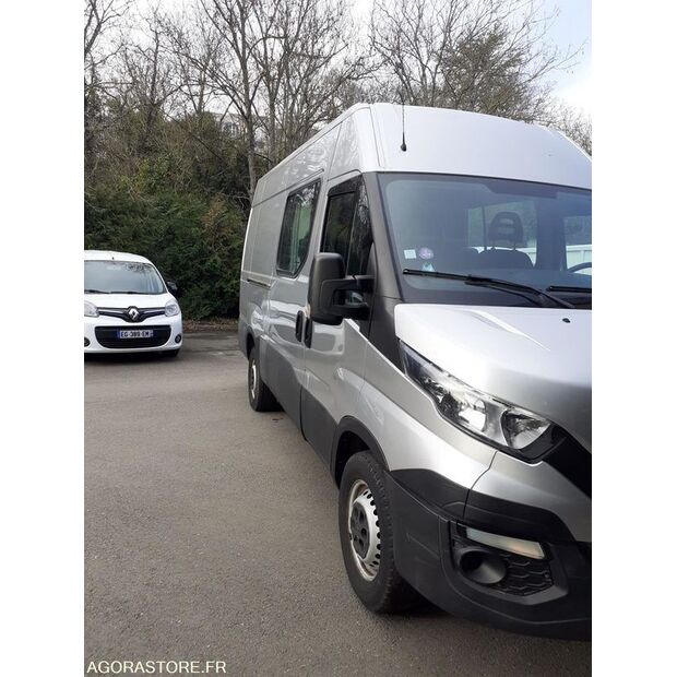 2017 Iveco 35S14N-46147556