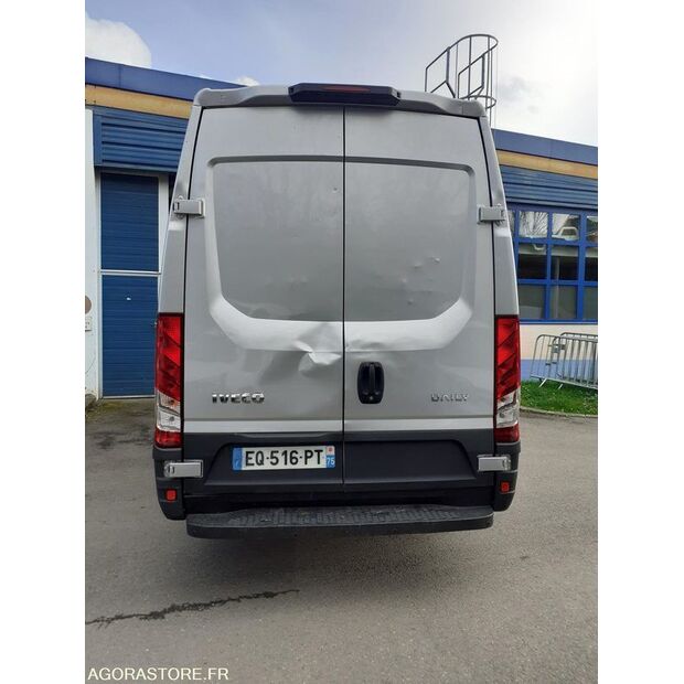 2017 Iveco 35S14N-46147558