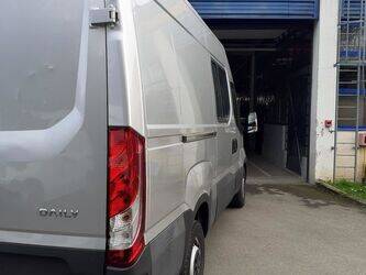 2017-iveco-35s14n-1434801-46147560