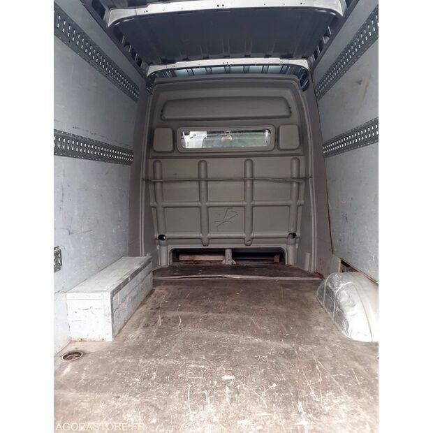 2017 Iveco 35S14N-46147562