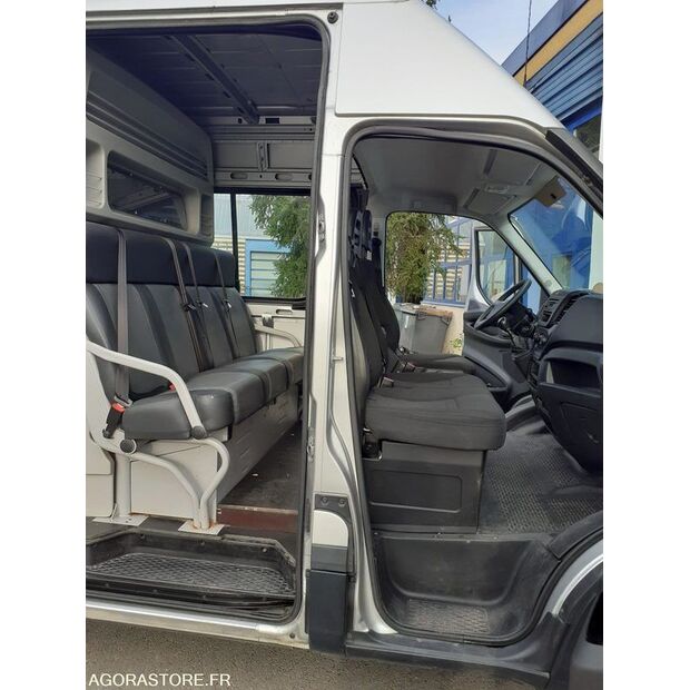 2017 Iveco 35S14N-46147564