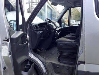 2017-iveco-35s14n-1434801-46147565