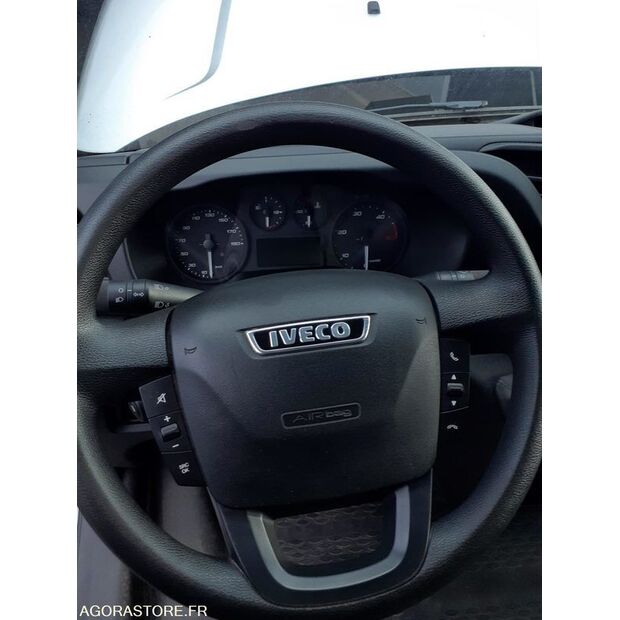 2017 Iveco 35S14N-46147567