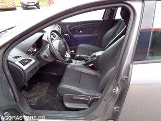 2009-renault-megane-1434803-46147581