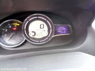 2009-renault-megane-1434803-46147582