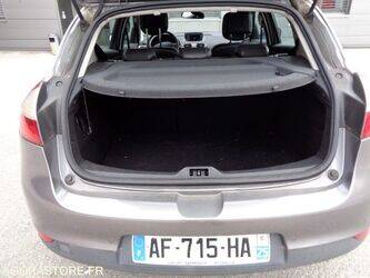 2009-renault-megane-1434803-46147586